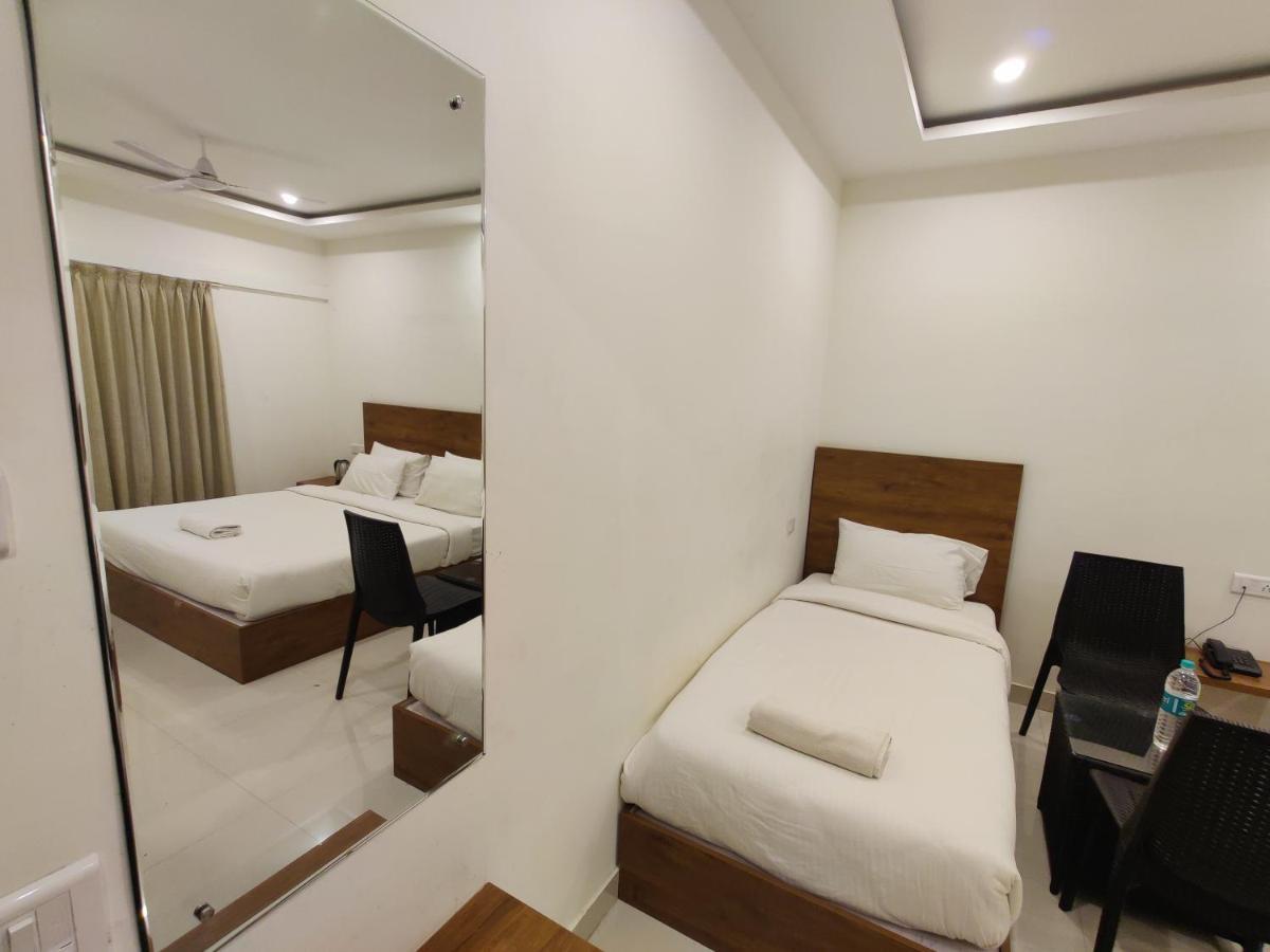 Hotel Airport City Dod Jala エクステリア 写真