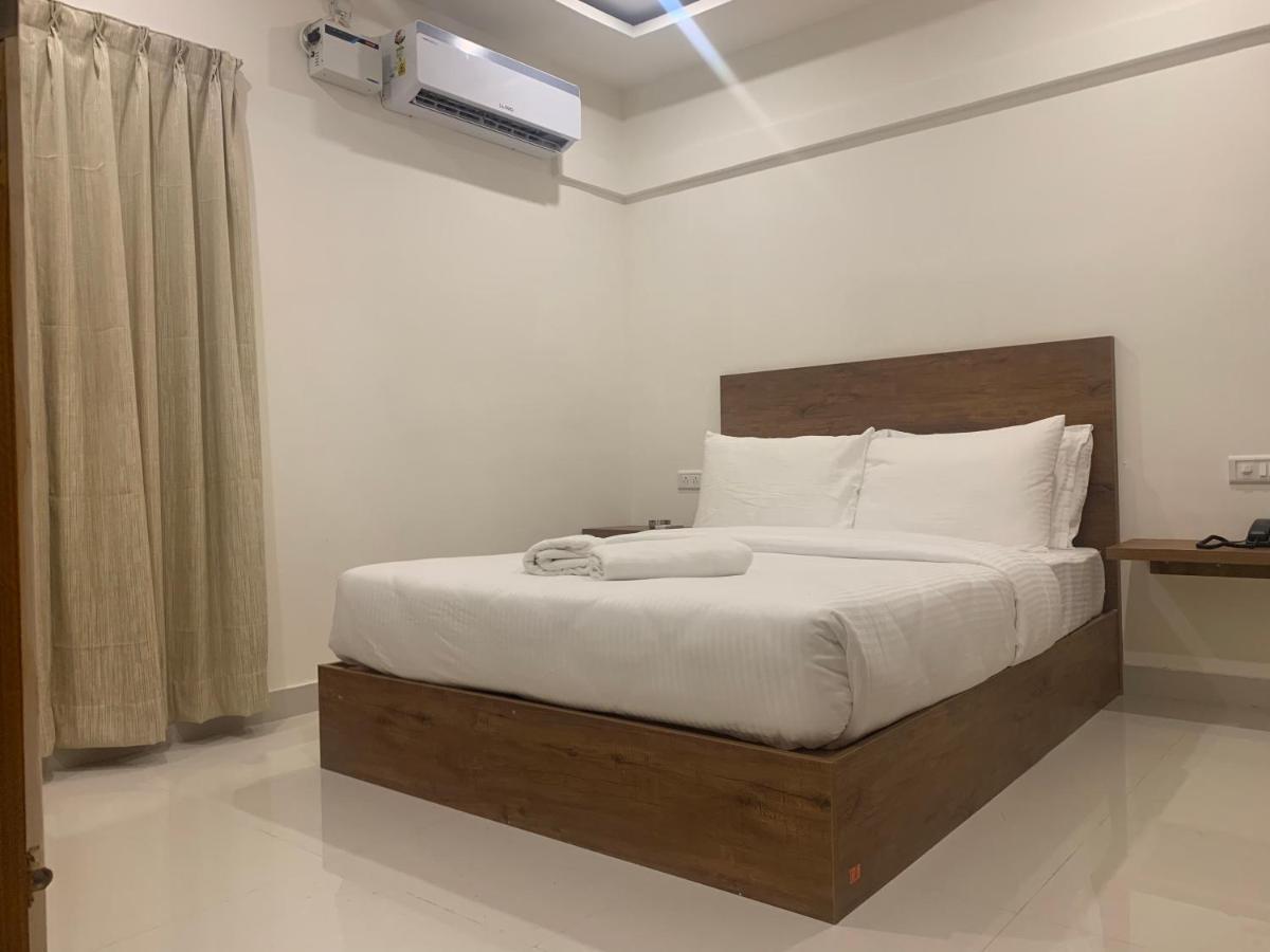 Hotel Airport City Dod Jala エクステリア 写真